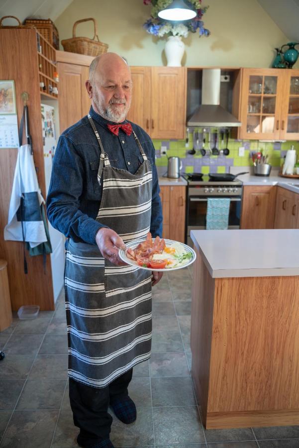 Alpine Rock B&B Te Anau Esterno foto