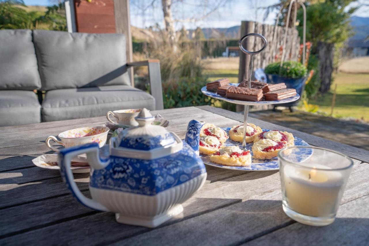 Alpine Rock B&B Te Anau Esterno foto