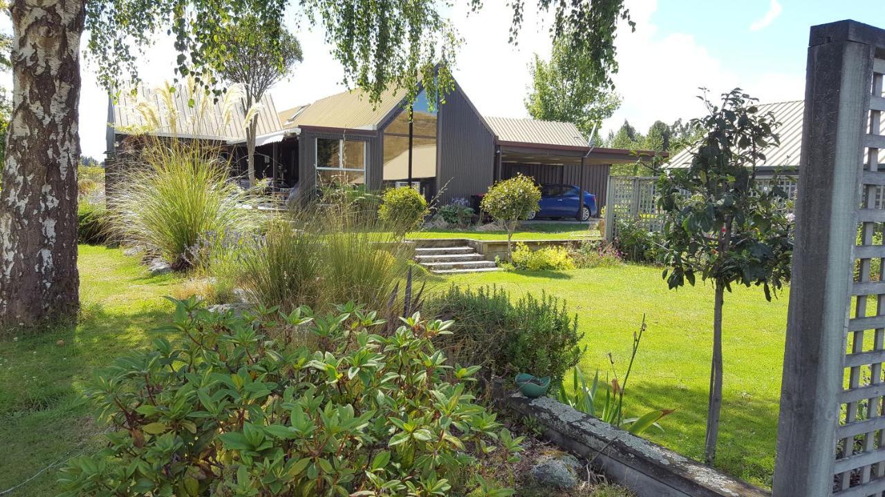Alpine Rock B&B Te Anau Esterno foto