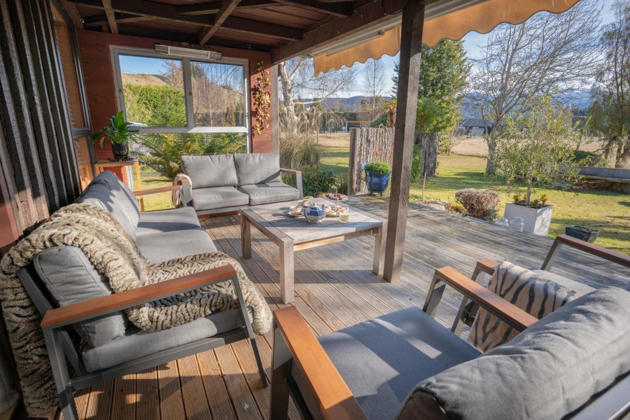 Alpine Rock B&B Te Anau Esterno foto