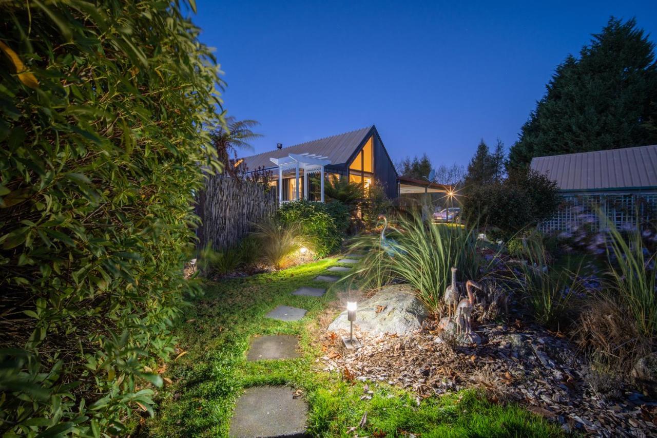 Alpine Rock B&B Te Anau Esterno foto