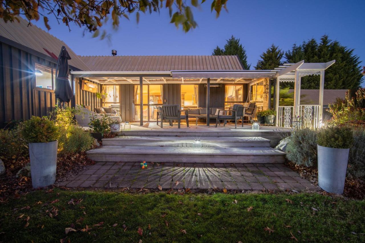 Alpine Rock B&B Te Anau Esterno foto