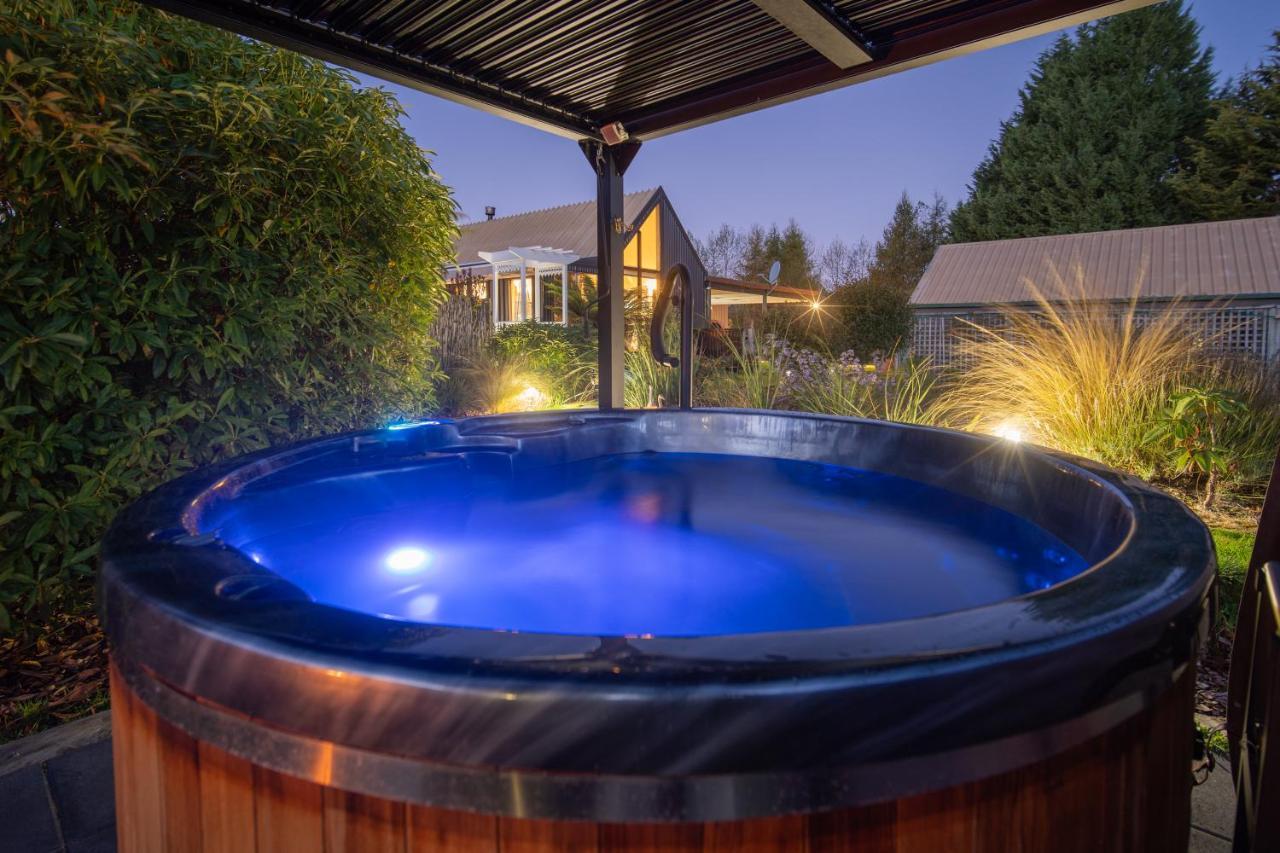 Alpine Rock B&B Te Anau Esterno foto