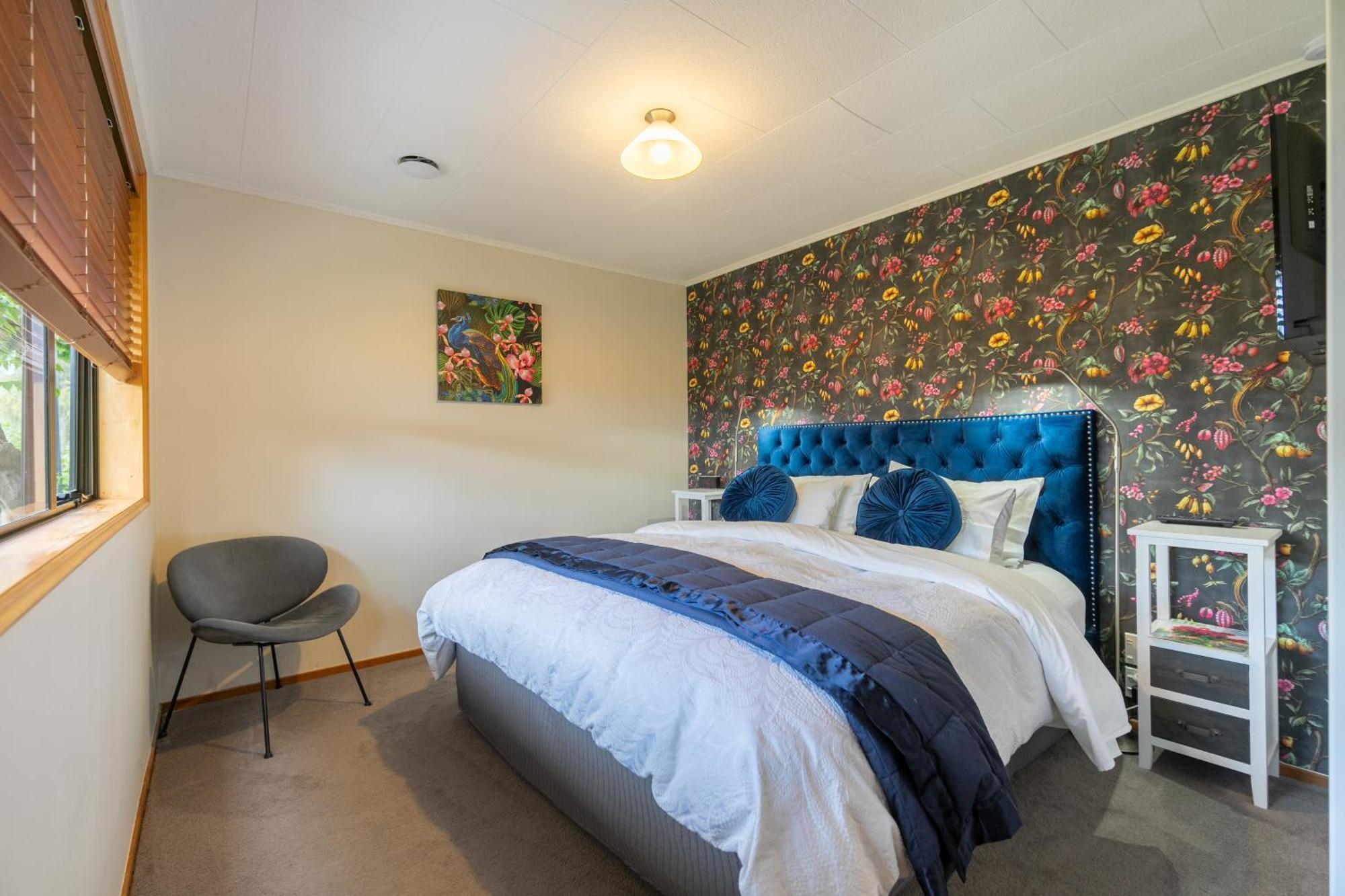 Alpine Rock B&B Te Anau Esterno foto