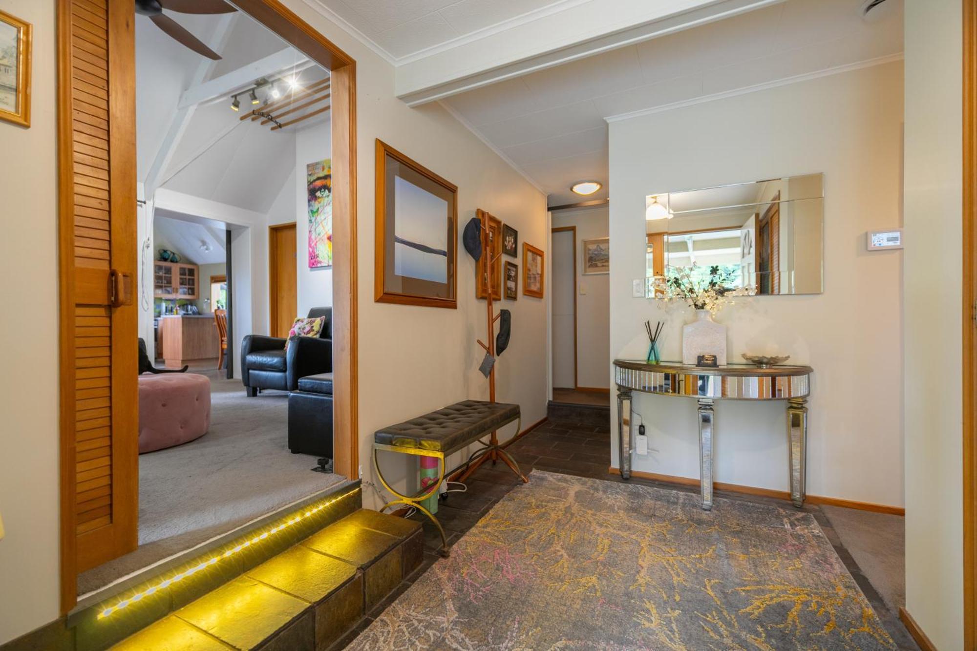 Alpine Rock B&B Te Anau Esterno foto