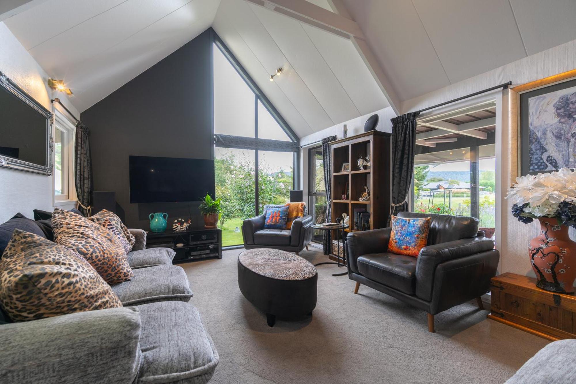 Alpine Rock B&B Te Anau Esterno foto