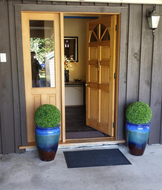 Alpine Rock B&B Te Anau Esterno foto
