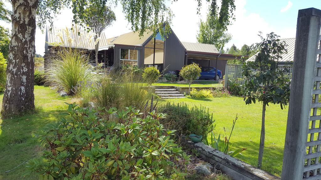 Alpine Rock B&B Te Anau Esterno foto