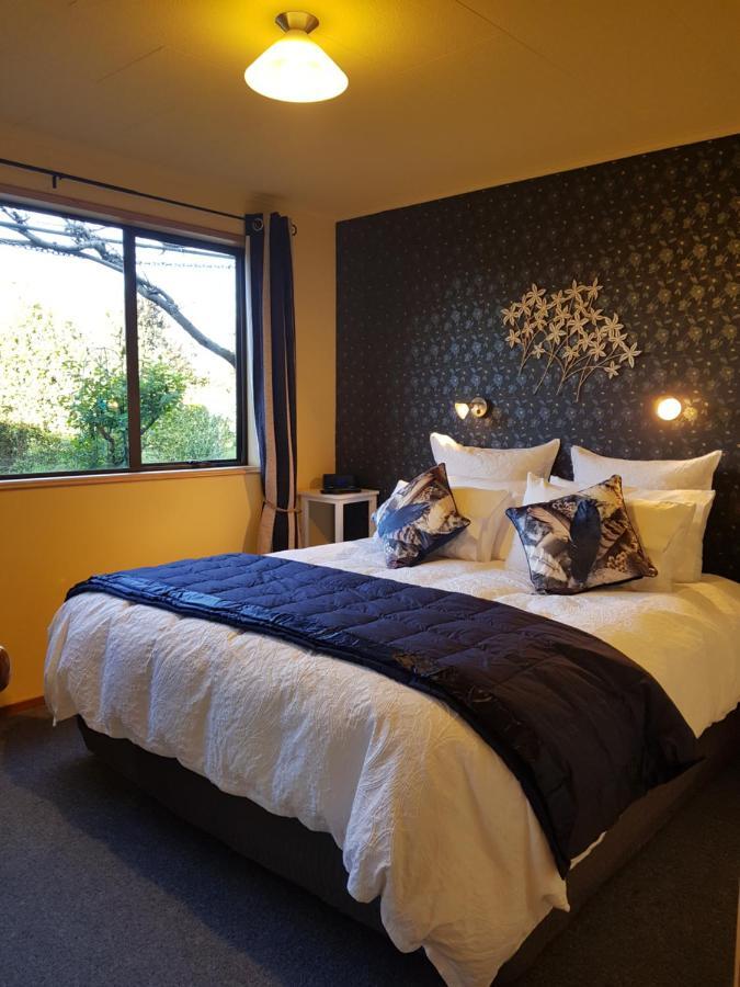 Alpine Rock B&B Te Anau Esterno foto