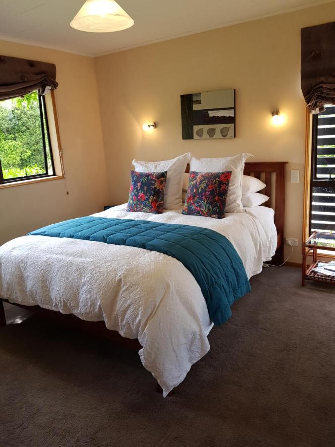 Alpine Rock B&B Te Anau Esterno foto